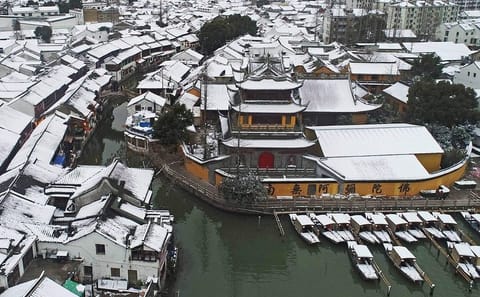 A Day in the “Venice of the East”: The Perfect Suzhou Spanish/English Day Trip from Shanghai（high-speed train）
