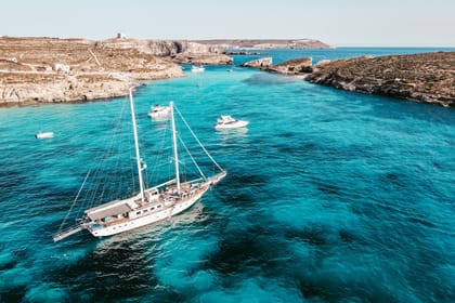 Round Malta Cruise Including Comino & Blue Lagoon (Full Day Including Lunch & Drinks)