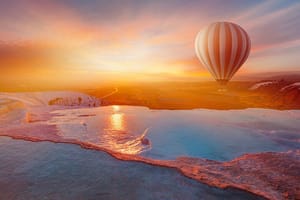 Pamukkale Hot Air Balloon Ride Certificate and 2 Meals in Antalya