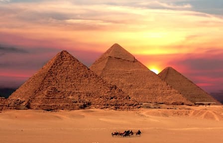 VIP Giza Pyramids and Egyptian Museum Tour with Camel Ride