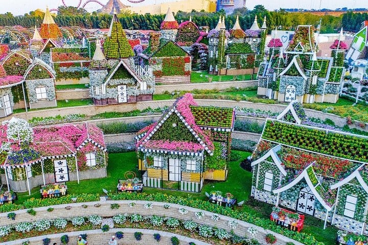world biggest flower garden