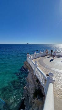 Private transfers between Lagos and Lloret de Mar