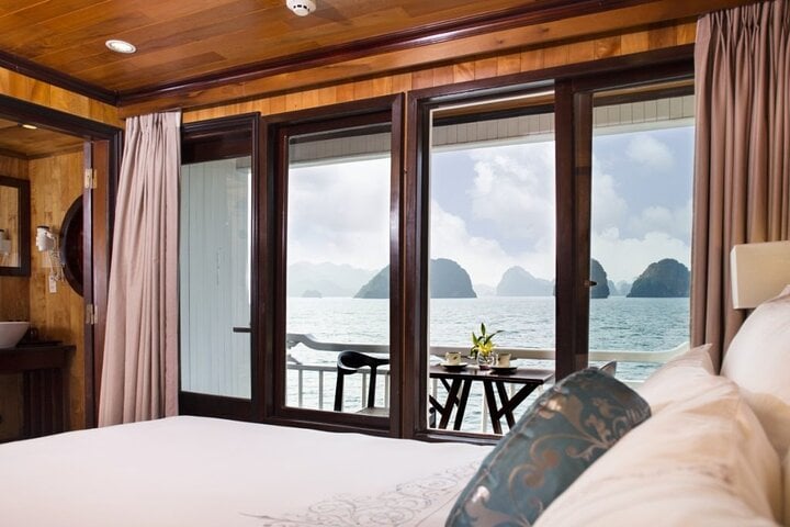 From Hanoi: Ninh Binh Tour and Ha Long Bay Cruise 3-Day Trip