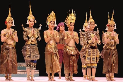 Apsara Dance Show with Dinner by Tuk-Tuk Roundtrip Transfer