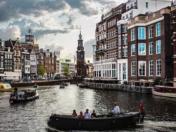 Amsterdam Holiday Walking Tour of Iconic Landmarks