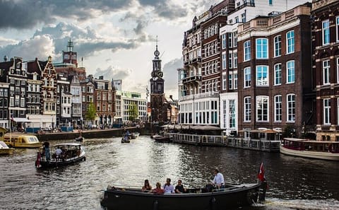 Amsterdam Holiday Walking Tour of Iconic Landmarks