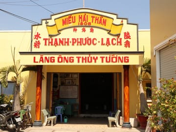 Private Saigon Backstreets Walking Tour Half Day