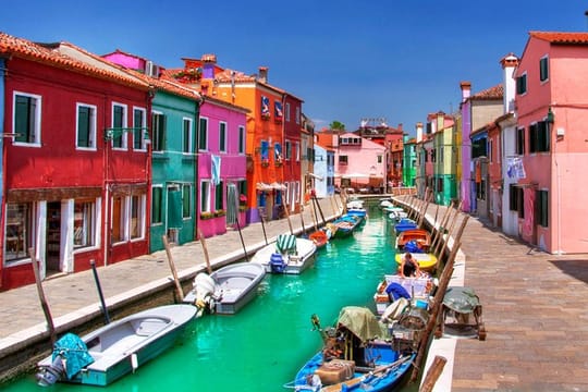 Morning Venice Lagoon Cruise: Murano and Burano Islands