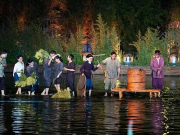 Cultural Tour of Hanoi with Local Market and Light Show