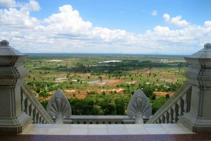 Oudong Mountain & Phnom Baset Private Tours from Phnom Penh  10