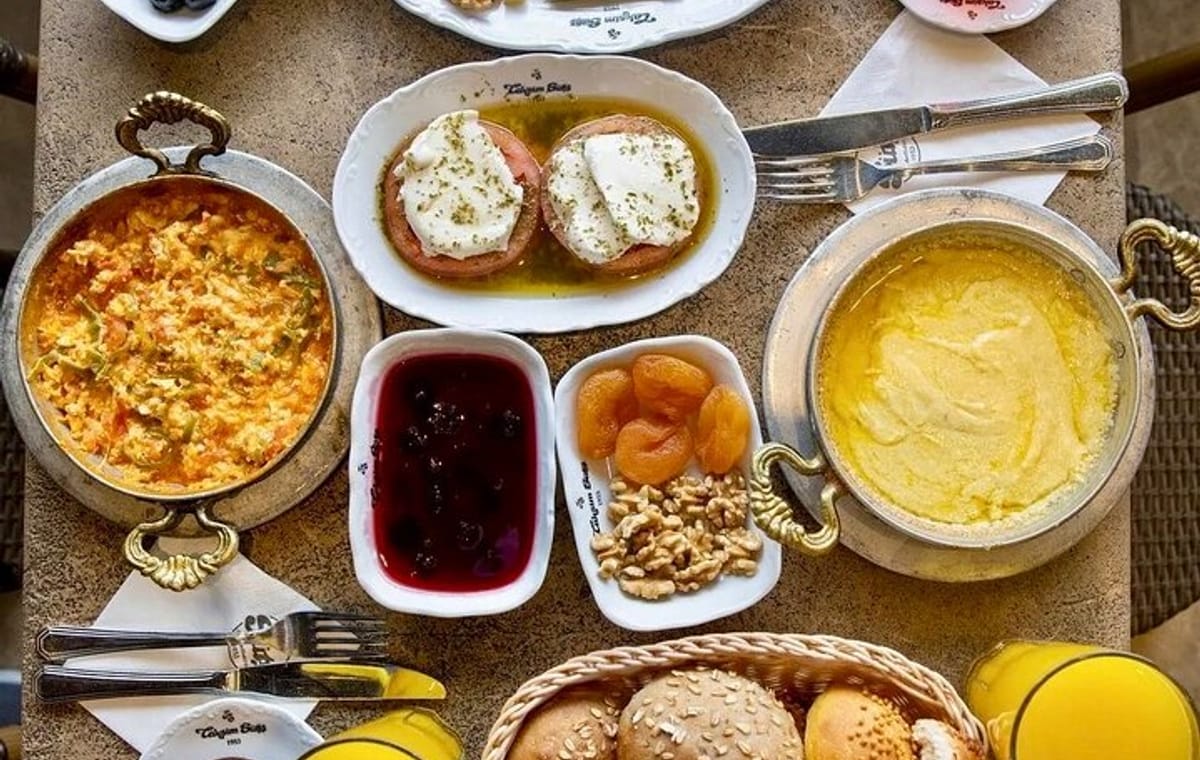 Taste of Turkey in Istanbul’s Europe & Asia by Ferry Crossing