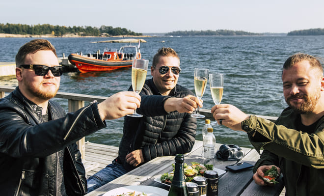 You can also enjoy your champagne during the flight if you prefer.