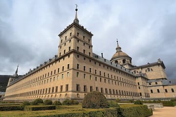 Explore El Escorial: Royal Monastery and Tombs Tour