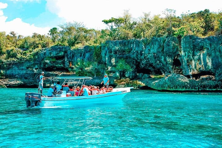 Isla Saona Speedboat Adventure - Lunch, Wildlife & Natural Pools 2