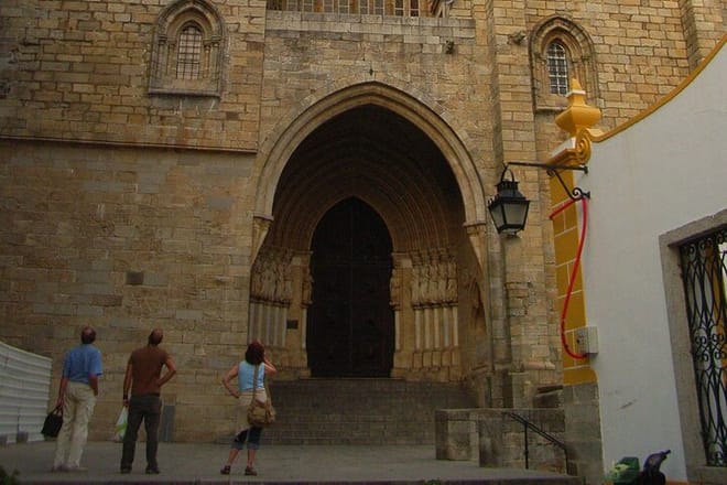 Évora Private Walking Tour with a Professional Guide photo 6