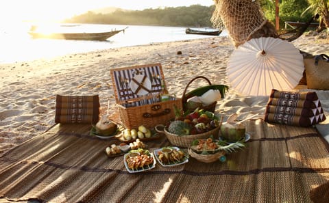 Gourmet Picnic Experience on a Private Beach in Ko Samui