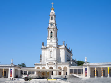 Small Group Day Trip from Lisbon to Fátima and Batalha