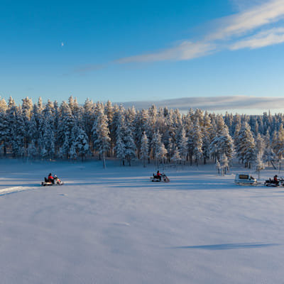 Sähkömoottorikelkkasafari Rovaniemellä