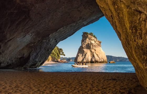 Day Tour to Cathedral Cove and Hot Water Beach from Auckland