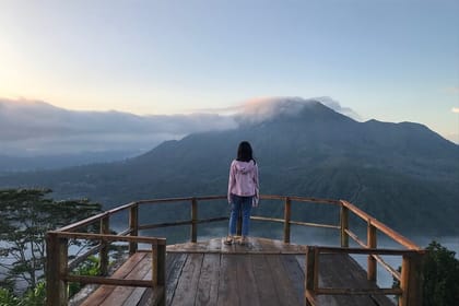Sunrise View and Natural Hot Springs Tour in Bangli, Bali