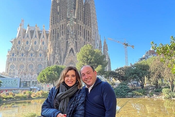 Private Barcelona Highlights: Gothic Sagrada Familia & Park Güell 7