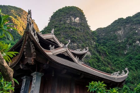 Halong Bay Day Tour: Scenic Cruise, Kayaking, Lunch & Cave Exploration