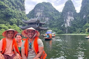 1 Day Private Ninh Binh Tour from Hanoi: Bai Dinh and Trang An