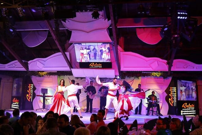 Foz do Iguacu Dancing Musical Show with Dinner and Pickup 4