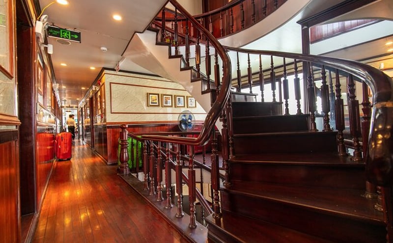 Swan Cruise – Bai Tu Long Bay Off-The-Beaten-Track 2 Days 1 Night