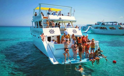 Blue Lagoon Boat Tour with Bus Transfer in Paphos, Cyprus