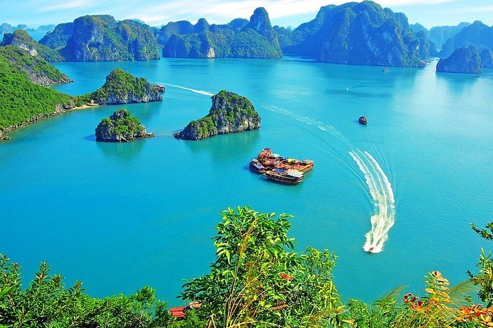 Best of North Vietnam: Explore Hanoi, Ba Be Lake, Ninh Binh & Halong Bay