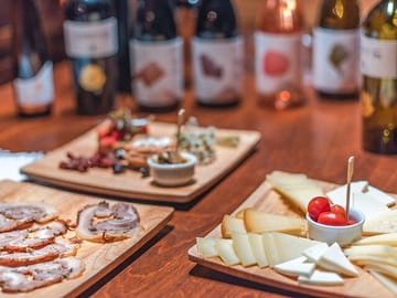 Wheelchair Accessible Wine and Cheese Tasting in Heraklion and Rethimno
