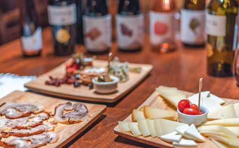 Wheelchair Accessible Wine and Cheese Tasting in Heraklion and Rethimno
