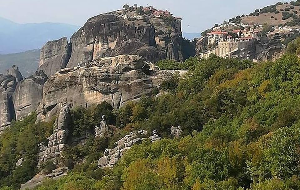 Day Tour from Athens to Meteora and Thermopylae with Dinner
