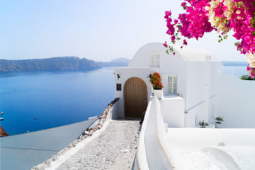 Santorini Morning Sightseeing Tour of Fira and Oia