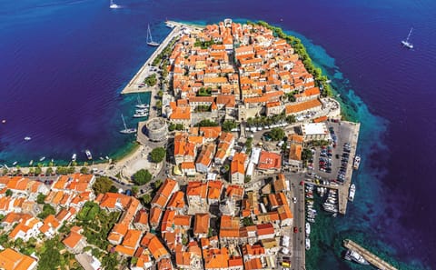 Private Tour of Korčula Old Town with Wine Tasting