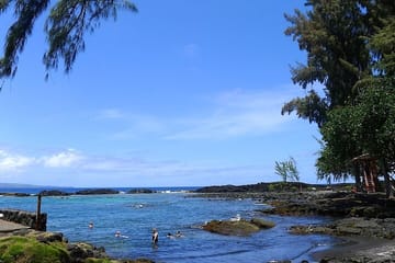 Hilo Volcanoes and Waterfalls Small Group Tour