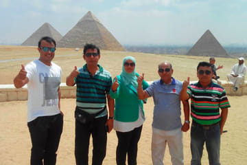 Full-Day Guided Tour of Giza Pyramids and Ancient Sites