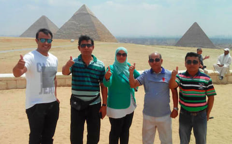 Full-Day Guided Tour of Giza Pyramids and Ancient Sites