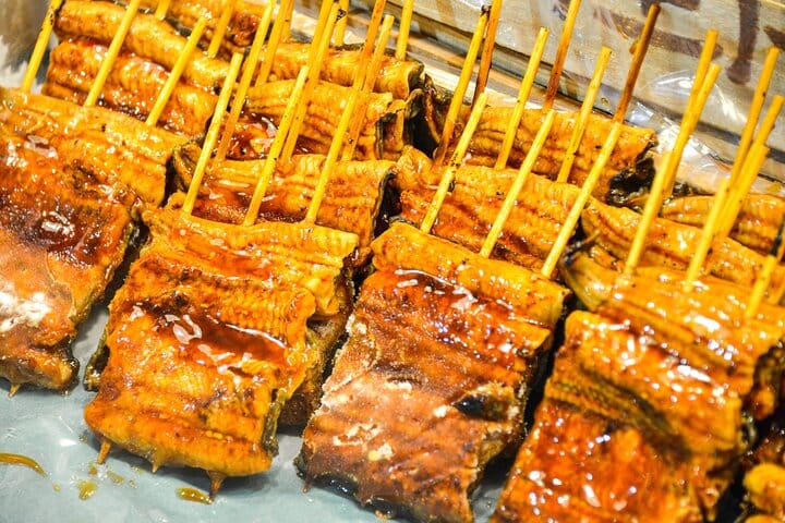 Tsukiji Fish Market: Behind the Scenes & 10 Seafood Tastings 5
