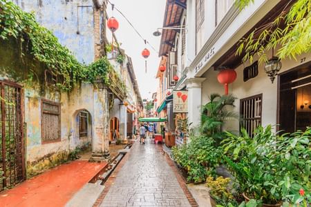 Kuala Lumpur to Ipoh Day Tour | Explore Temples, Heritage & Caves