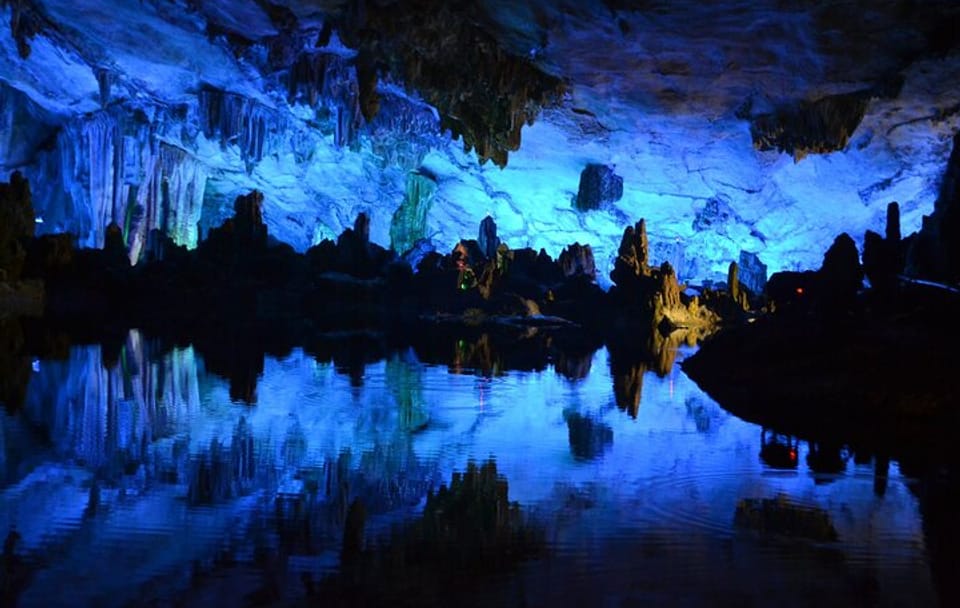 Li River Cruise from Guiliin to Yangshuo Reed Flute Cave Tour