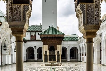 Fes Guided Tour with Lunch and Transfer to Casablanca