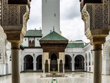 Fes Guided Tour with Lunch and Transfer to Casablanca