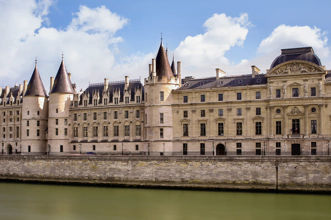 Private Paris Sightseeing City Tour by Minivan 7