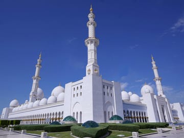 Abu Dhabi City Tour with Warner Bros World Admission from Dubai