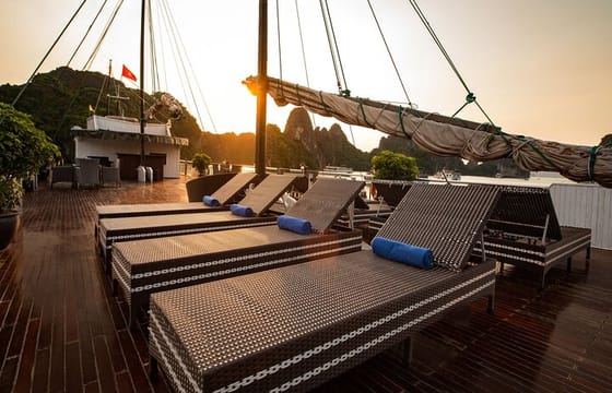 Bai Tu Long bay Deluxe cruise 2D1N: fishing villages, meals, cave, kayaking