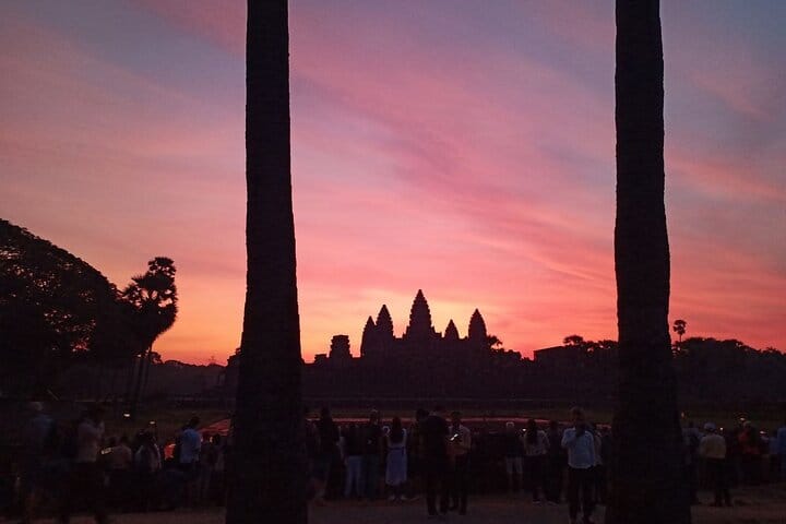 Private One Day Tour with Sunrise at Angkor Wat 8
