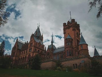 Private Day Trip to Drachenburg Castle from Frankfurt