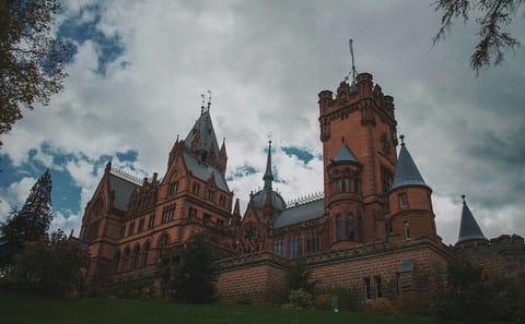 Private Day Trip to Drachenburg Castle from Frankfurt